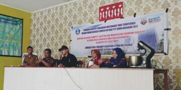 Dosen Unibos Berbagi Keterampilan dan Beri Bantuan Peralatan kepada Masyarakat Mengelola Kerupuk Rumput Laut