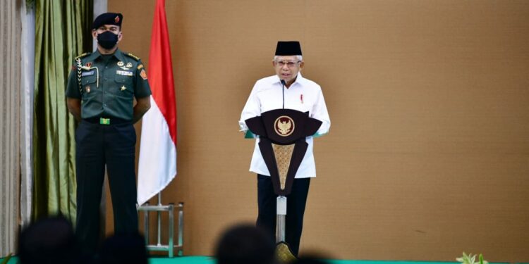 Wapres RI, Ma'ruf Amin saat menghadiri Silaturahmi Sivitas Akademika UMI dan melaunching Z-Mart UMI Baznas Sulsel, di Gedung Auditorium Al Jibra Kampus 2 UMI, Makassar, Sabtu (3/12/2022).