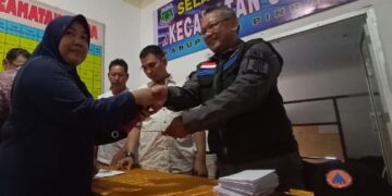 BPBD Pinrang Salurkan Bantuan, Sasar Ratusan Warga yang Bermukim di Pesisir Pantai
