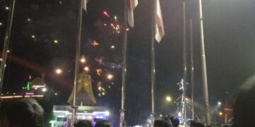 Menanti Detik-detik Tahun Baru 2023, Ratusan Warga dan Pengunjung Padati Kolam Makale