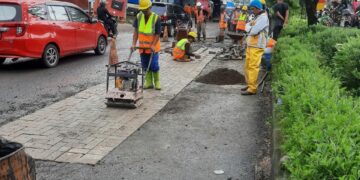 Bahayakan Pengendara, Dinas PUTR Sulsel Lakukan Penanganan Darurat Jalan Hertasning