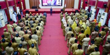 Gubernur Sulsel Lantik 23 Pejabat Eselon III dan 207 Kepala Sekolah
