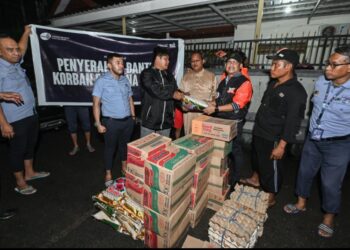 Gerak Cepat PDAM Kota Makassar, Serahkan Bantuan Banjir
