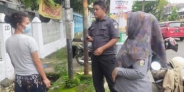 Pakandatto Tegur Warga Lariangbangi Buang Sampah Tidak Sesuai Jadwal