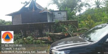 Gubernur Sulsel Sulsel Instruksikan Pemenuhan Bantuan ke Korban Terdampak Angin Kencang di Maros