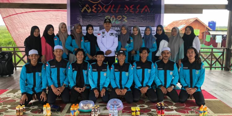 --Himpunan Pelajar Mahasiswa Tanah Bumbu (HIPMAT) Kalimantan Selatan  (Kalsel) Kota Parepare menyelenggarakan kegiatan Peduli Desa di Desa Serdangan, Kecamatan Kusan Tengah, Kabupaten Tanah Bumbu, Provinsi Kalimantan Selatan, Rabu (15/2/2023)