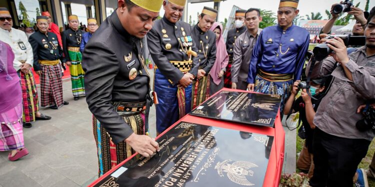disampaikan Gubernur Sulawesi Selatan, Andi Sudirman Sulaiman pada 17 Tahun Belopa sebagai Ibukota Kabupaten Luwu di Lapangan Andi Djemma, Kabupaten Luwu, Kamis (16/2/2023)