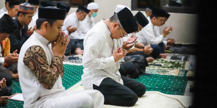 - Pemerintah  Kota Parepare melalui Bagian Kesejahteraan Rakyat (Kesra) menggelar Safari Zikir dan Tausiah, di Masjid Baitul Mina, Jl Jenderal M Yusuf, No. 3, Longtangnge, Kelurahan Watang Bacukiki, Kecamatan Bacukiki,  Kamis (23/2/2023) malam