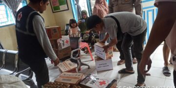 PMI Pinrang Salurkan Bantuan bagi Korban Bencana Angin Puting Beliung di Ujung Lero