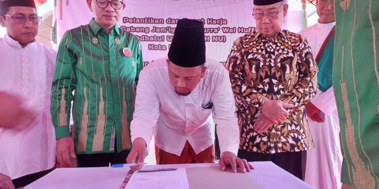 Wakil Wali Kota Parepare, H Pangerang Rahim mewakili Wali Kota Parepare, Dr HM Taufan Pawe menghadiri pelantikan Pengurus Cabang Jamiyyatul Qurra Wal Huffadz Nahdlatul Ulama (NU) Kota Parepare, Ahad (12/3/2023)