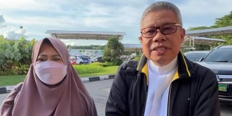 Wali Kota Parepare, HM Taufan Pawe didampingi istri, Ketua Tim Penggerak PKK Parepare, Hj Erna Rasyid Taufan