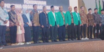 Rektor Institut Agama Islam Negeri (IAIN) Parepare mengukuhkan Pembina Organisasi Kemahasiswaan (Ormawa) di Auditorium IAIN Parepare, Rabu (8/3/2023)