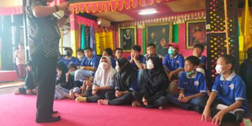 Siswa SD Sekolah Alam Bosowa Belajar Sejarah di Istana Balla Lompoa