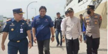 Pantau Fasilitas, Taufan Pawe Kunjungi Pelabuhan Nusantara Parepare