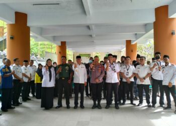 Taufan Pawe Serahkan Insentif ke 516 Orang, Ketua RT/RW hingga Pegawai Syara