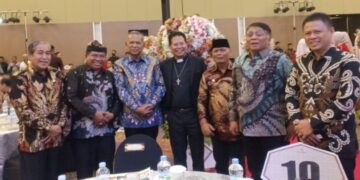 Hadiri Malam Kenal Pamit Kapolda Sulsel, Bupati Sidrap Sampaikan Selamat
