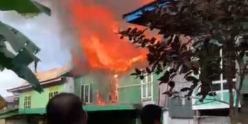 Sebelumnya Ada Percikan hingga Akhirnya Rumah Semi Permanen Itu Terbakar