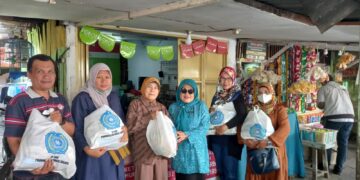 PKK Sulsel Bagikan 108 Paket Sembako di Sejumlah Kecamatan Kota Makassar