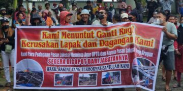 Tuntut Ganti Rugi Lapak Dirusak, Pedagang Pasar Lakessi Unjuk Rasa di DPRD Parepare