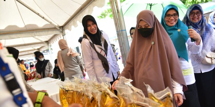 - Pemerintah Provinsi (Pemprov) Sulsel bersama Tim Penggerak PKK Sulsel, menggelar Pasar Murah Pelita Ramadan, di Gedung Kartini Makassar, Rabu (12/4/2023)