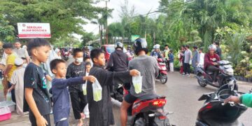 Siswa Sekolah Alam Bosowa Belajar Berbagi  Lewat Takjil dan Buka Puasa Bersama
