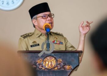 Taufan Pawe Ingatkan ASN Tidak Tambah Waktu Libur Diluar Cuti Lebaran
