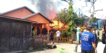 Pemilik Jemur Gabah, Tersadar Ada Bau Hingga Akhirnya Rumah Warga di Pinrang Ini Terbakar