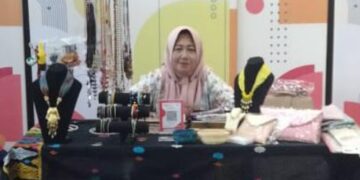 Jadi Oleh-oleh Hingga ke LN , Pengrajin Kalung Sutra Makassar Terbentur Modal, Harap Dapat KUR
