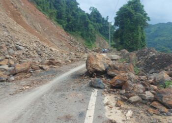 Sempat Longsor, Poros Jalan Batusitanduk – Rantepao di Luwu Kini Dapat Dilalui Kendaraan