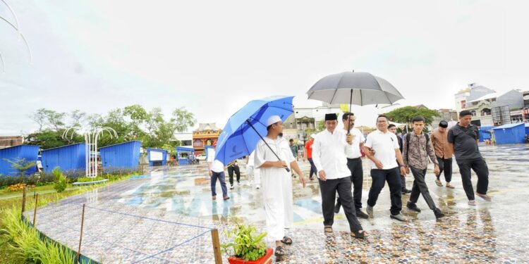 Gubernur Sulawesi Selatan Andi Sudirman mengawali kegiatan dengan mengunjungi Taman Callaccu di Kabupaten Wajo, Kamis (4/5/2023)