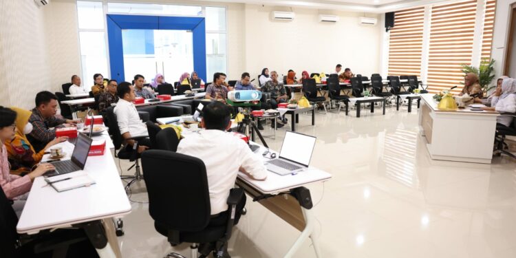 Pemerintah Provinsi (Pemprov) Sulawesi Selatan (Sulsel) bekerjasama dengan BKKBN kembali melaksanakan rapat evaluasi program kerja Tim Percepatan Penurunan Stunting (TPPS) 2023, di Ruang Pola Kantor Perwakilan BKKBN, Jumat (5/5/2023)