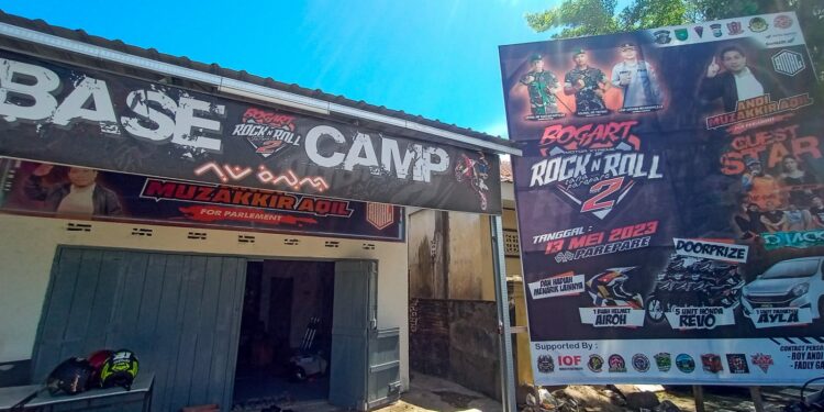 Basecamp Bogart Rock N Roll di depan Alun-alun Lapangan Andi Makkasau, Jl. Bau Massepe, Kota Parepare.(Foto: Faizal Lupphy)