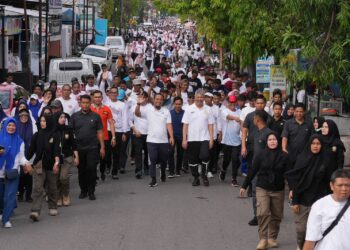 Gubernur Sulsel Jalan Anti Mager Bersama 30 Ribu Masyarakat di Pinrang
