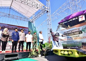 Gubernur Sulsel Lepas 70 Truk, Siap Salurkan Program Mandiri Benih Tahap 3