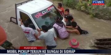 Mobil Pickup Terjun ke Sungai di Sidrap