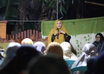 Erna Rasyid Taufan Ingatkan Bekal “Pulang Kampung” saat Tausiah di Rumah Duka