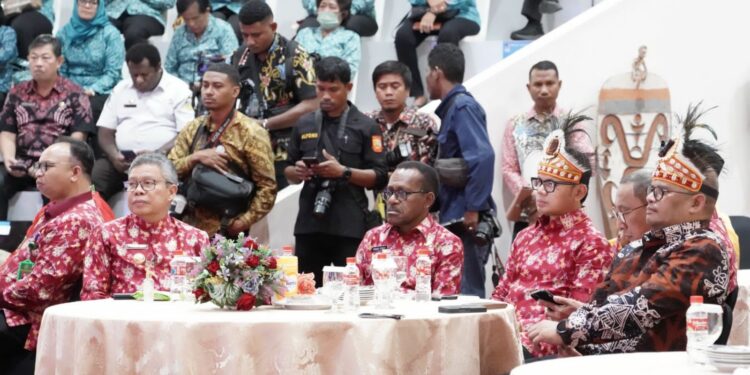 - Wali Kota Parepare, Taufan Pawe menghadiri Rapat Kerja Asosiasi Pemerintah Kota Seluruh Indonesia (Apeksi) wilayah VI, di Jayapura, Provinsi Papua, Selasa – Rabu (20-21/6/2023)