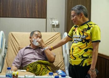 Taufan Pawe Jenguk Pangerang Rahim dan Suporter PSM di RSUD Andi Makkasau Parepare