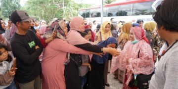 Tiba di Sidrap, Ratusan Jamaah Haji Disambut Suka Cita Keluarga