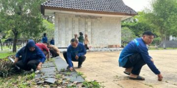 Peringati HKD ke 78, Kanim Parepare dan Lapas Parepare Kompak Bersih-bersih TMP