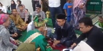 Kenakan Pakaian Adat, Tahanan Kasus Narkotika Menikah di Masjid Polres Sidrap