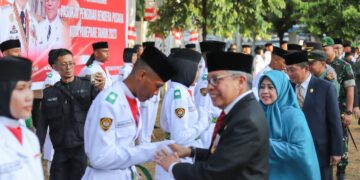 Kukuhkan Paskibraka, Taufan Pawe: Tunjukkan Keteladanan dan Prestasi