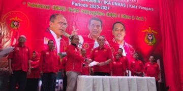 Di Pelantikan IKA Unhas Parepare, Danny Pomanto: Jangan Sampai Orang Luar Tau Apa Isi Latimojong
