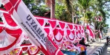 Angan Mendulang Untung Merantau untuk Jualan Pernak-pernik Kemerdekaan Hancur