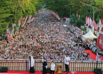 Terbesar di Sulsel, 450 Ribu Warga Ikuti Jalan Sehat Anti Mager Bareng Gubernur dan Menhan RI