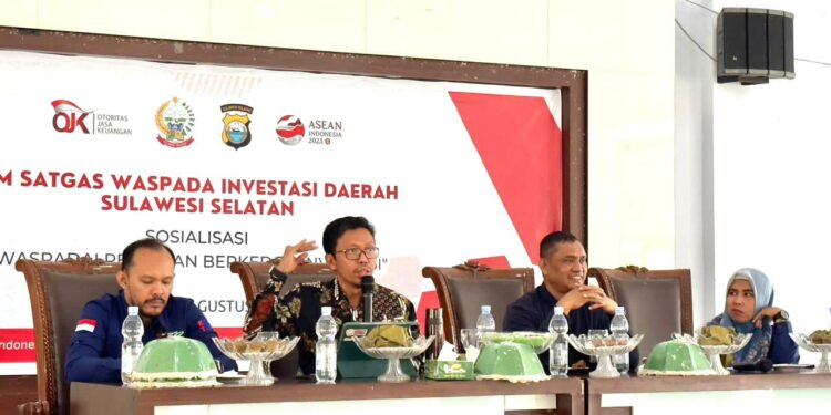 Tim Satgas Waspada Investasi (SWI) menyelenggarakan sosialisasi kepada masyarakat di Pinrang untuk mewaspadai penipuan berkedok investasi, Selasa (22/8/2023)