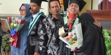 Cerita Fajar, Wisudawan IAIN Parepare yang Selesaikan Kuliah dengan Hasil Menyanyi
