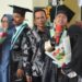 Muh Fajar Maulana Malik saat menyanyi di momen wisuda IAIN Parepare, Sabtu (26/8/2023)