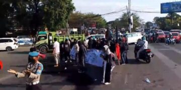 Tuntut Pendidikan Gratis dan Deskriminasi Anjal, Unras Komrad Diwarnai Saling Dorong