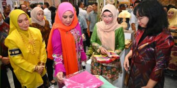 Dibuka Iriana Joko Widodo, Dekranasda Sulsel Hadirkan Produk 21 Kabupaten/Kota di  Pameran Kriyanusa